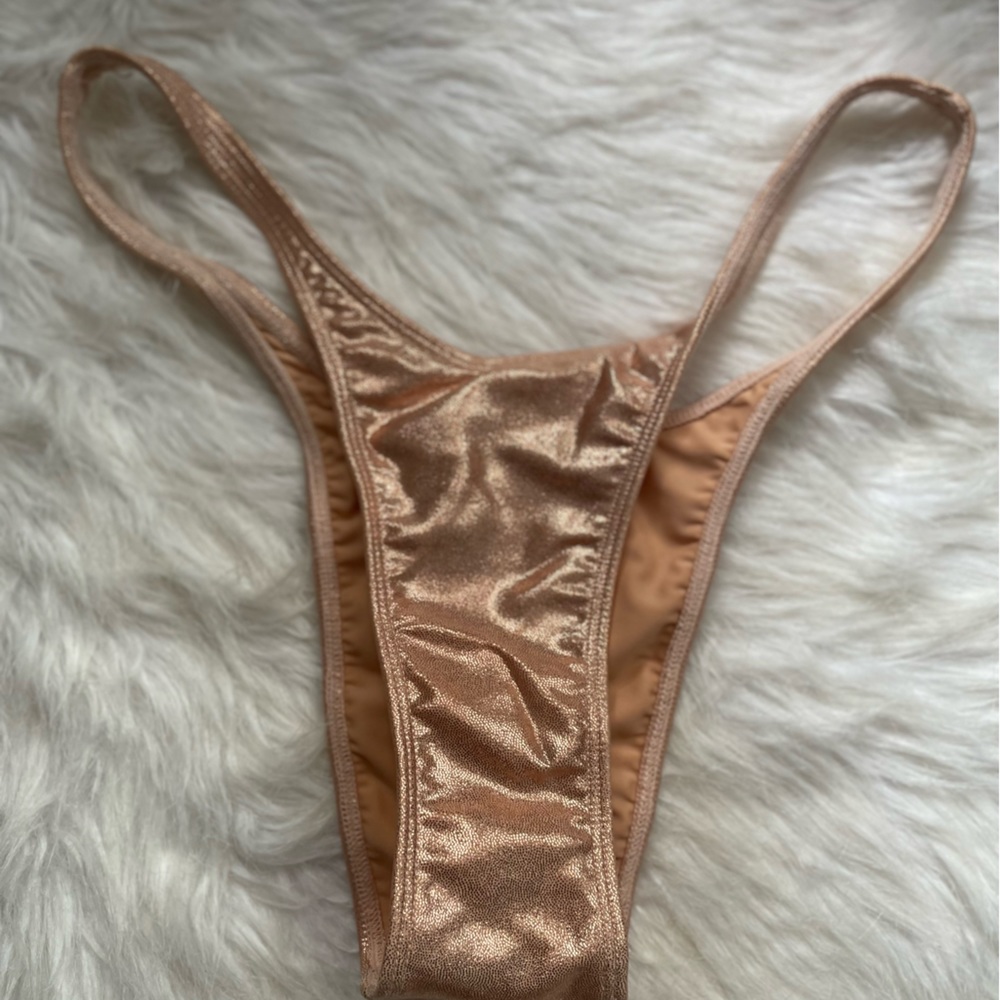 Minimale animals swim brief